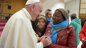 Os pobres não são lixo humano, precisam do nosso amor diz Papa