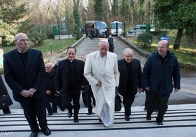 Papa de regresso ao Vaticano após retiro de Quaresma