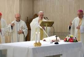 “Rezar a Deus para que mande padres e irmãs livres da idolatria, vaidade, poder e dinheiro” Papa Francisco