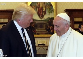 Papa recebe Trump e lhe dá de presente Encíclica Laudato sì