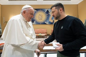 Papa conversou telefonicamente com Volodymyr Zelensky