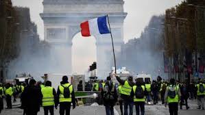Paris: Coletes Amarelos, parar ou continuar?