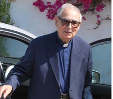 Morreu o padre José Cachadinha