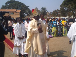 Dom Jaka convida famílias angolanas a caminharem na fé e na purificação da cultura.