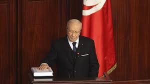 Beji: veterano do antigo regime da Tunísia toma posse como Presidente
