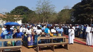 Bispo de Caxito apela para os riscos da pobreza que se instala no país