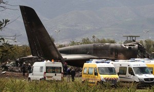 Luto na Argélia pela queda de avião militar que deixou 257 mortos