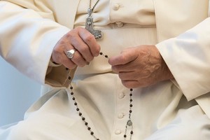 Papa evoca aparições de Fátima para pedir oração do Rosário em tempos de pandemia