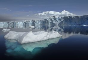 Quebra-gelos abandona Mar de Kara sob ameaça de força