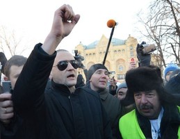 Polícia prende líderes opositores durante manifestação contra Putin