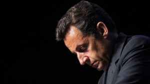 Antigo presidente francês Nicolas Sarkozy detido em França 