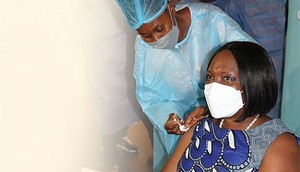 Angolanos começam a apanhar Segunda dose da vacina contra a Covid-19