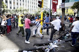 África do Sul abalada por várias manifestações 