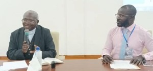 Bispo de Viana, Dom Emilio Sumbelelo, no Simpósio dos 50 anos da Diocese do Sumbe apresentou o tema “ Os Movimentos Apostólicos”.