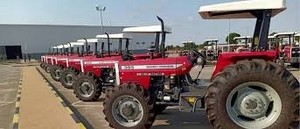 Tractores destinados a apoiar a agricultura foram desviados para outros sectores, diz ministro