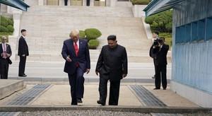 Trump faz história a pisar solo da Coreia do Norte