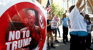 Protestos contra Trump no feriado 