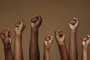 Em Portugal deputadas denunciam casos de racismo e misoginia