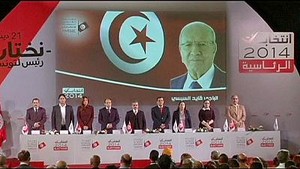 Túnis comemora vitória de Essebsi enquanto sul do país denuncia regresso do antigo regime