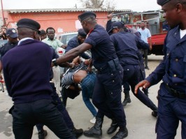 Repressão policial a vigila da UNITA faz 21 feridos