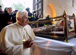Igreja escolhe Papa com predecessor vivo pela 10ª vez na história
