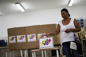 Aliados de Chávez vencem eleições estaduais na Venezuela