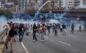 Oposição prossegue manifestações contra governo na Venezuela