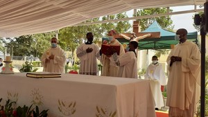 Festa do Consagrado Núncio reza em Viana