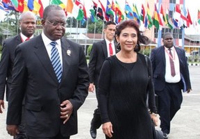 Manuel Vicente regressa a Angola
