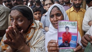 Pelo menos 240 mortos em incêndio numa fábrica têxtil no Paquistão