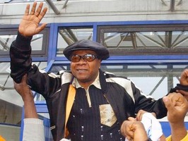 Morre músico congolês Papa Wemba 