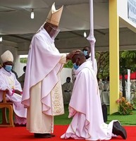 D. Zacarias Crismou, ordenou sacerdote e sagrou bispo D. Fernando Francisco