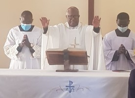 Arcebispo Emérito do Lubango pede oração dos cristãos para a conclusão do processo eleitoral