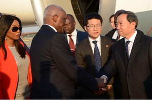  Presidente da república José Eduardo dos Santos na China para o reforço da cooperação 